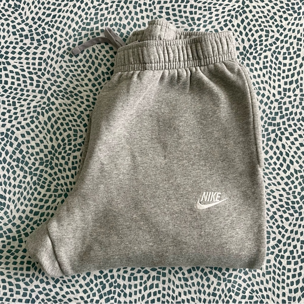 Nike Gray Men's Fleece Cotton Joggers Sweatpants Large Elastic Cuff Drawstring